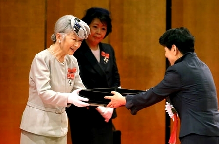 Empress Michiko, August 7, 2013 | The Royal Hats Blog