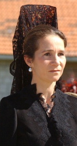 Infanta Elena, April 20, 2004 | The Royal Hats Blog
