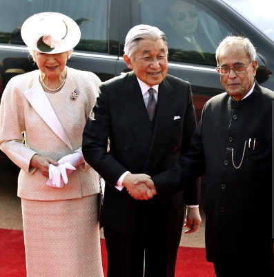 Empress Michiko, Dec. 2, 2013 | The Royal Hats Blog