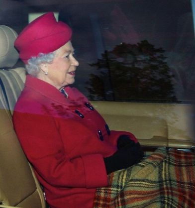 Queen Elizabeth, December 22, 2013 | The Royal Hats Blog