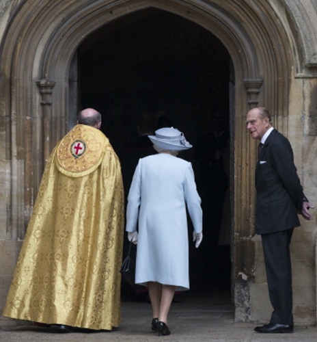 Queen Elizabeth, April 20, 2014 in Rachel Trevor Morgan | The Royal Hats Blog