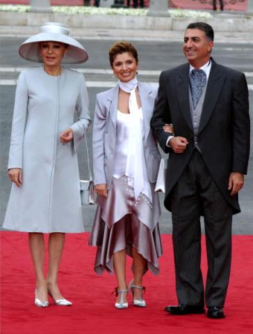 Empress Farah of Iran, May 22, 2004 | Royal Hats