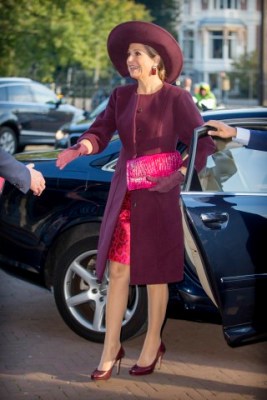 October 13, 2015 in Fabienne Delvigne | Royal Hats