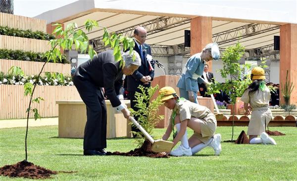 Empress Michiko, May 17, 2015 | Royal Hats