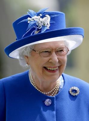 Queen Elizabeth, June 17, 2015 in Angela Kelly | Royal Hats