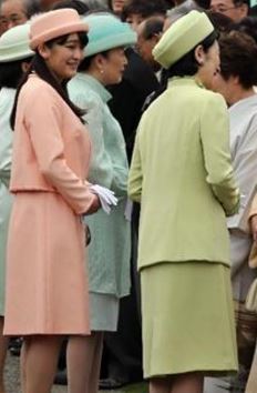 Princess Mako and Princess Kiko, April 27, 2016 | Royal Hats