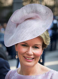 July 21, 2017 in Fabienne Delvigne | Royal Hats