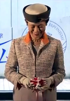 Oct 20, 2017 | Royal Hats