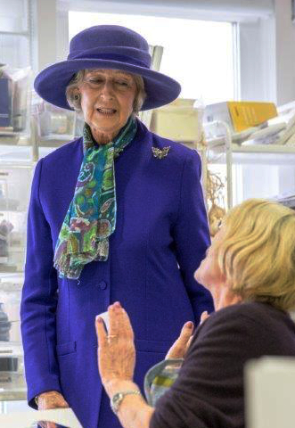 Oct 25, 2017 | Royal Hats