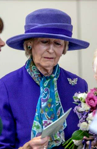 Oct 25, 2017 | Royal Hats