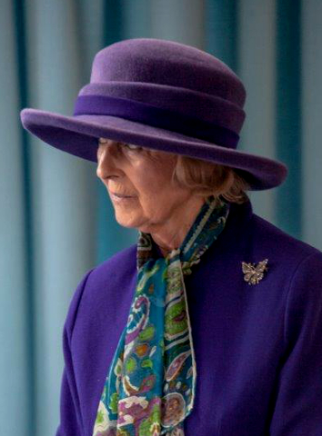 Oct 25, 2017 | Royal Hats