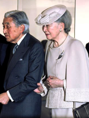 Oct 28, 2017 | Royal Hats