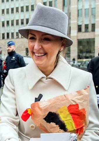 Nov 15, 2017 | Royal Hats