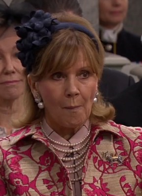 Dec 1, 2017 | Royal Hats