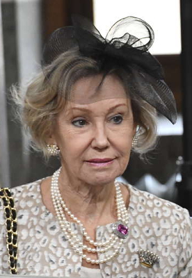 Dec 1, 2017 | Royal Hats