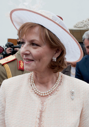 May 10, 2018 in Kristina Dragomir | Royal Hats