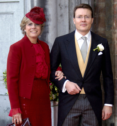 Nov 20, 2010 | Royal Hats