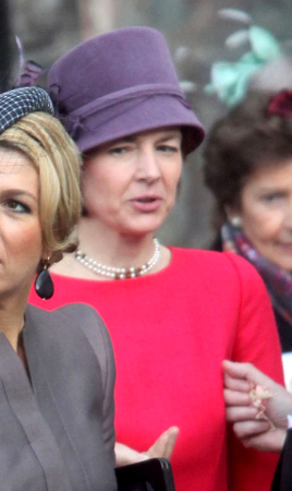 Nov 20, 2010 | Royal Hats