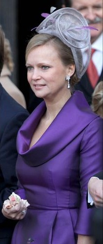 Nov 20, 2010 | Royal Hats